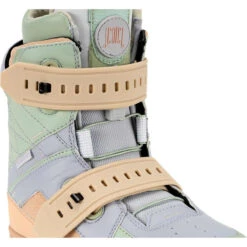Slingshot Jewel Wakeboard Boots - 2023 -Liquid Forces Shop 2023 Slingshot Jewel Womens Wakeboard Boot Close Up 41195.1661461134