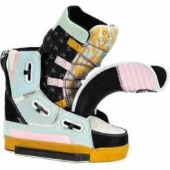 Slingshot Copycat Women's Wakeboard Boots - 2023 -Liquid Forces Shop Slingshot 2023 Copycat Womens Wakeboard Boot Liner Opened 54525.1661177448
